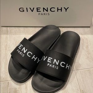 NEW! GIVENCHY women’s rubber slides size 7. Black.